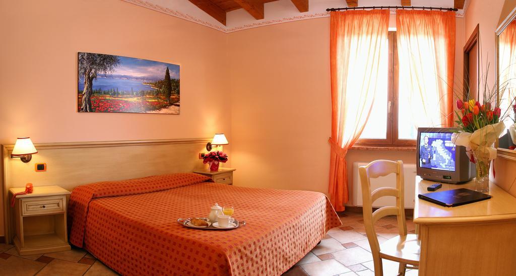 Bed and Breakfast La Zerla Бардоліно Номер фото